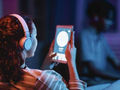 Industria musical intenta hacer frente a los abusos de la IA