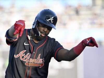 Jonrón de Michael Harris en la 9na da a Bravos triunfo sobre Rays