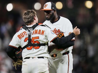 Jonrón de tres carreras de O'Hearn guía a Orioles sobre Yankees