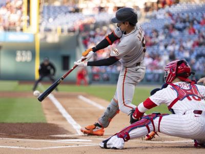 Jung Hoo Lee brilla mientras los Gigantes vencen a los Filis