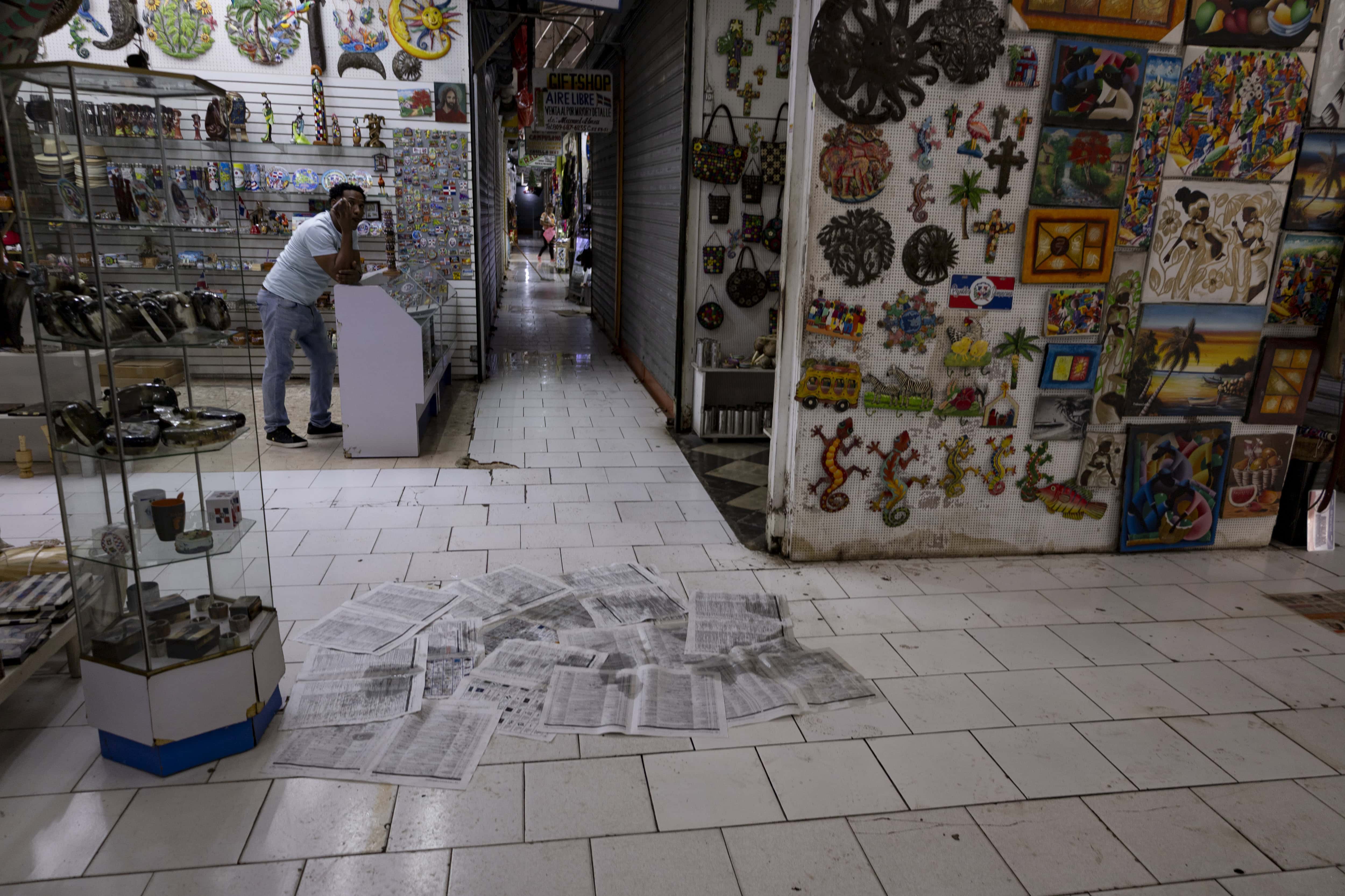 Como los trabajos se están haciendo poco a poco, las filtraciones en la estructura todavía son visibles.