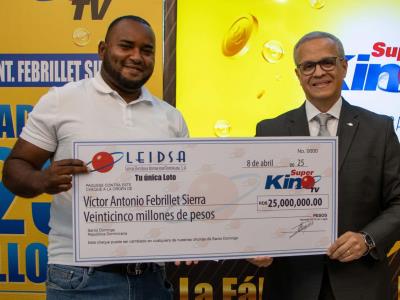 Leidsa entrega 25 millones a ganador de Súper Kino TV