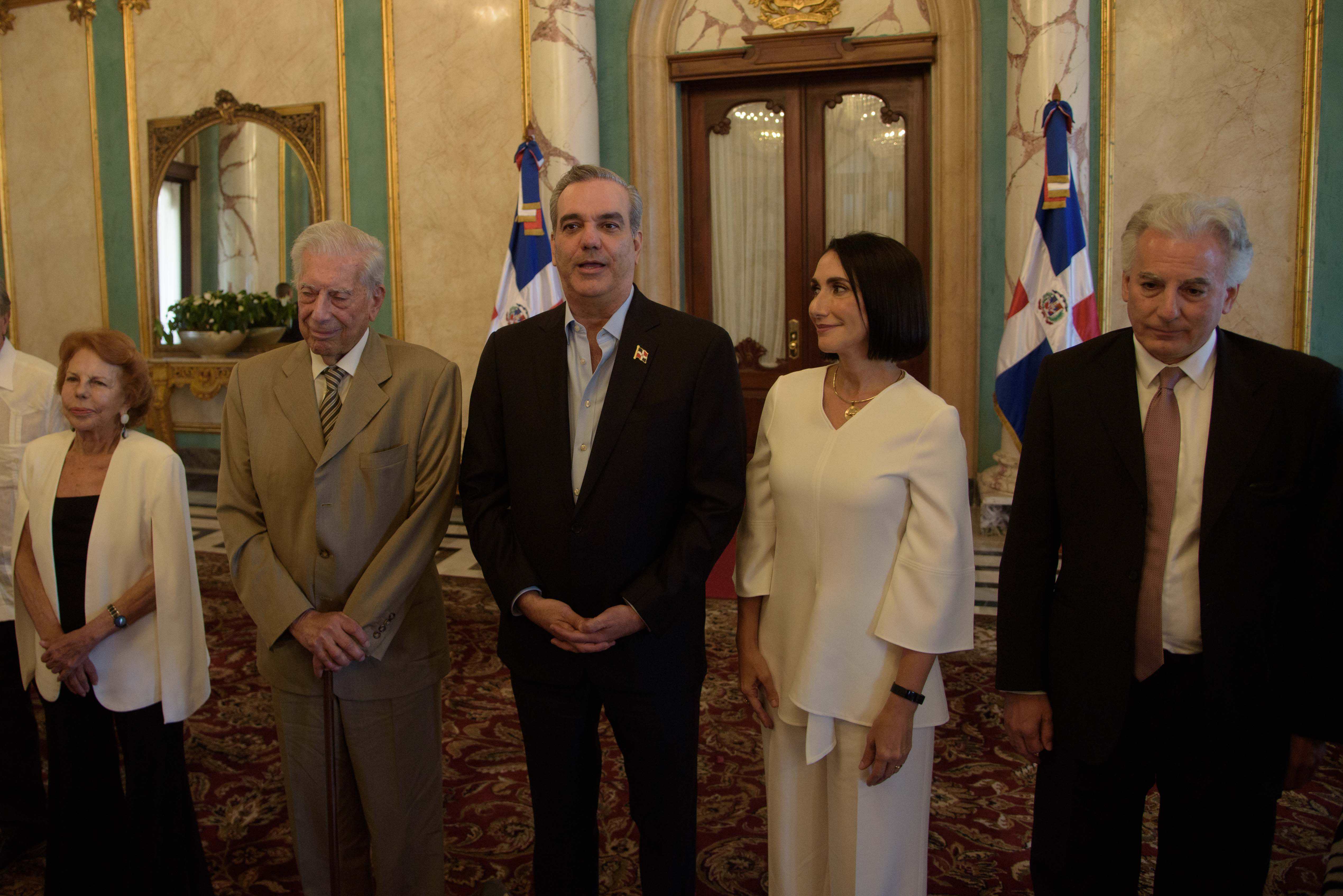 Visita de Mario Vargas Llosa al Palacio Nacional en el 2023.