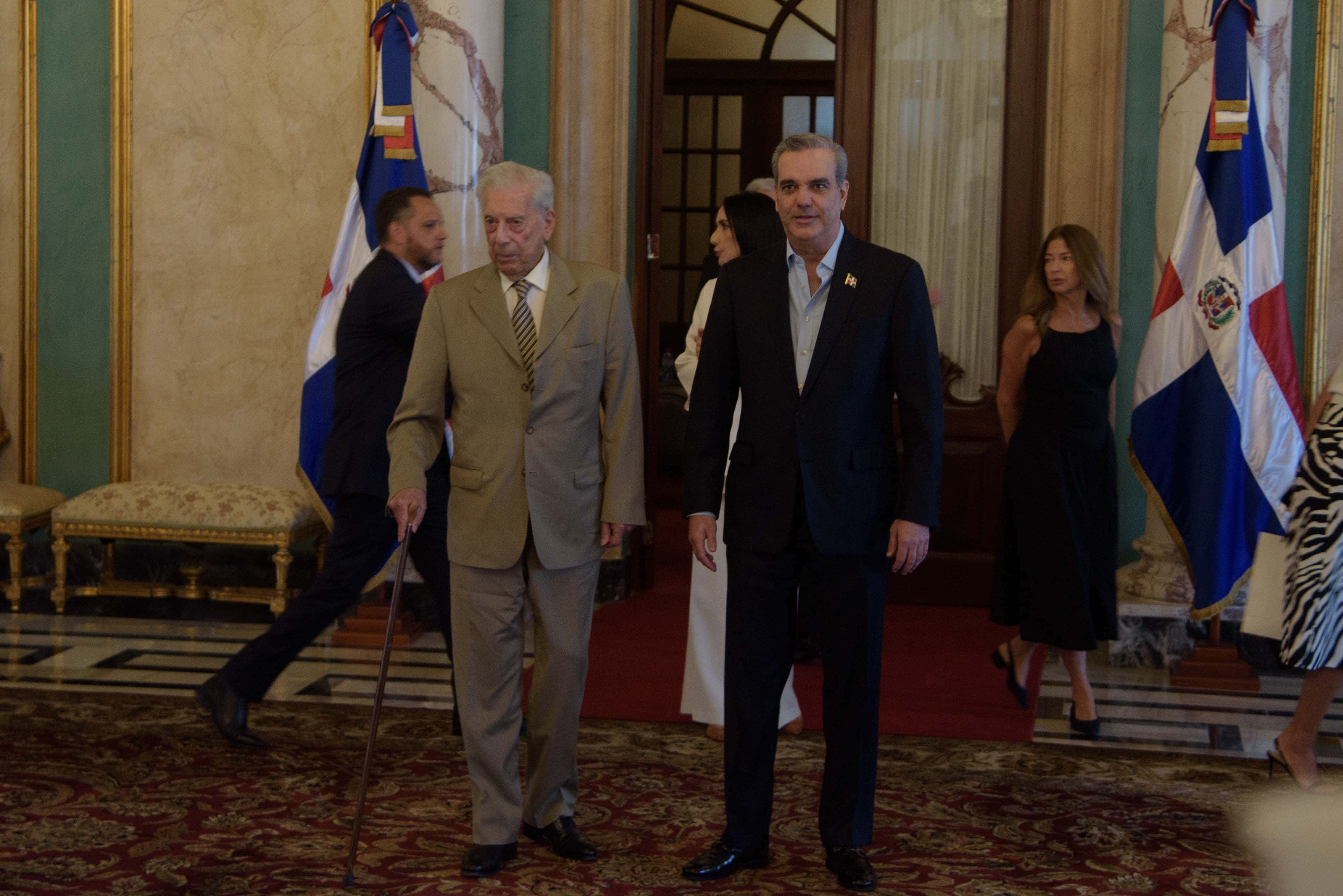 Visita de Mario Vargas Llosa al Palacio Nacional en el 2023.