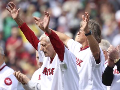 Medias Rojas honran al equipo campeón de 1975 y a Luis Tiant
