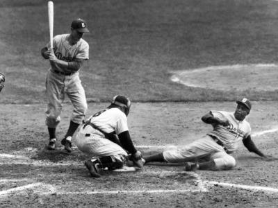 MLB: Jackie Robinson firmó por US $5,000