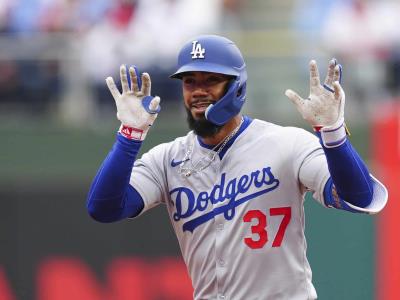 MLB: Teoscar conecta 2 jonrones, empuja 5, Dodgers pierden