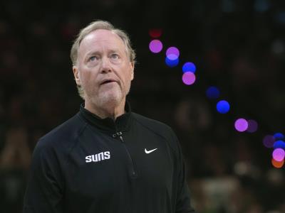 NBA: Suns despiden al entrenador Mike Budenholzer