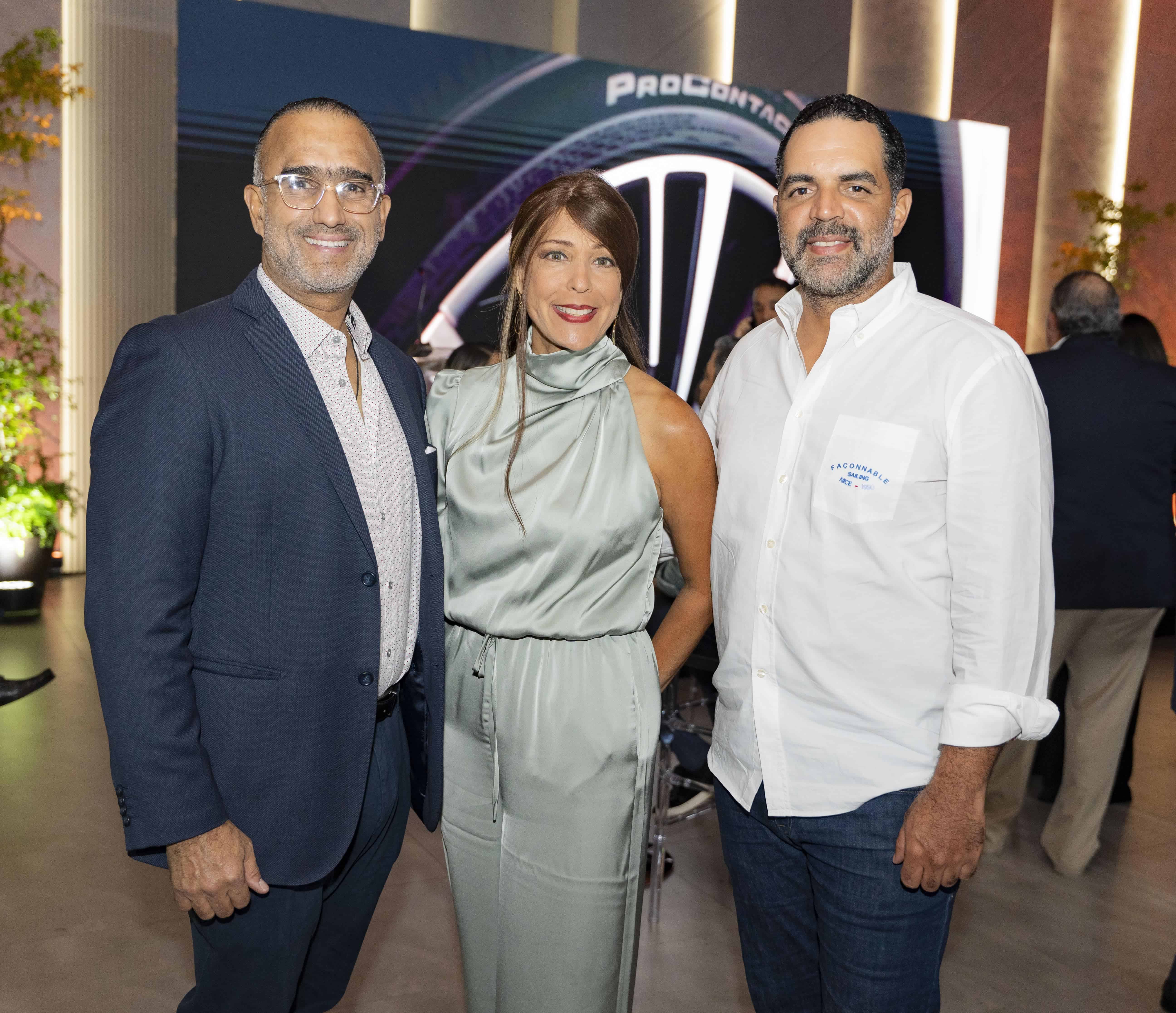 Guillermo Santana, Gina Eli y Vernando Then.