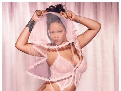 Rihanna incendia las redes en lencería rosa