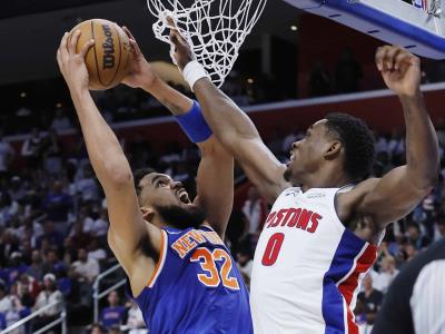 Towns y Knicks vencen a Pistons para tomar ventaja de 2-1 en la serie