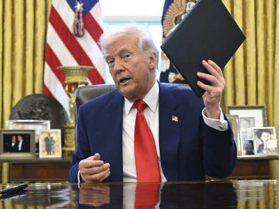 Trump vuelve a atacar al presidente de la Fed