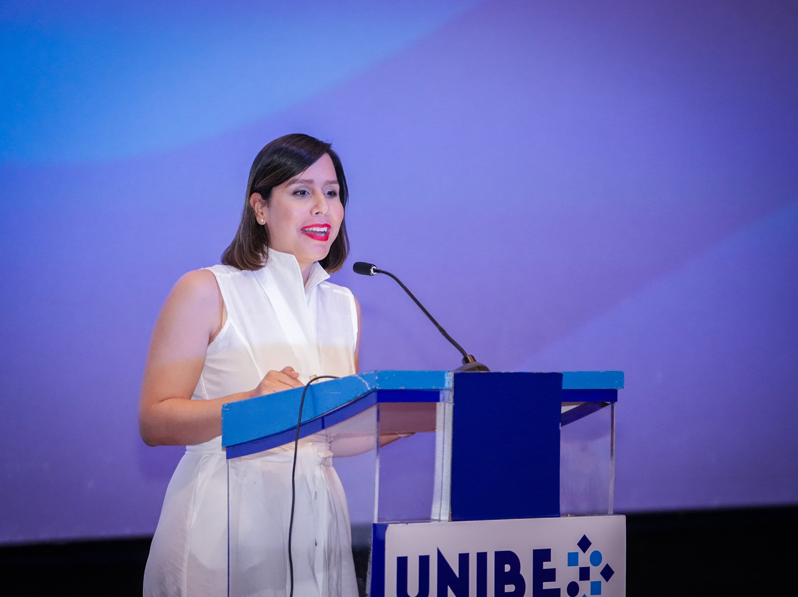 Cristina Zapata, directora escuela comunicación UNIBE.