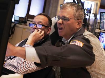 Wall Street cae por temor a guerra comercial