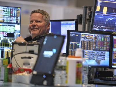 Wall Street, en verde en semana impactada por guerra comercial