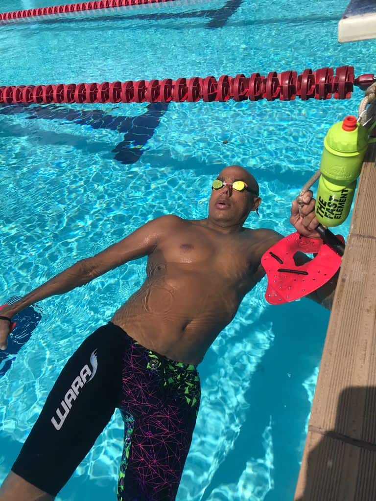 Patricio López, nadador paralímpico dominicano, hizo pruebas con el prototipo de Wara.