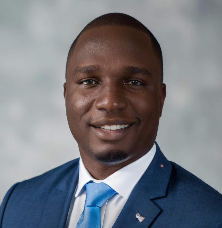 De Belladère al liderazgo empresarial: Tenvil Mackenson desafía los pronósticos y se convierte en referente de la construcción en Haití