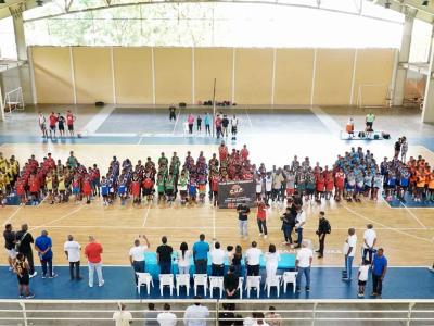 Abasado inaugura su torneo de baloncesto intermedio