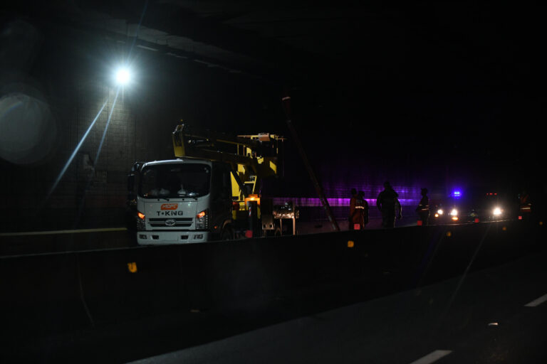 Agua se filtra por ventanas de ventilación del túnel de la 27 de Febrero; Obras Públicas afirma que no hay riesgo estructural