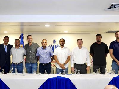 Ajuproba Jugadores profesionales de basket presentan su asociación