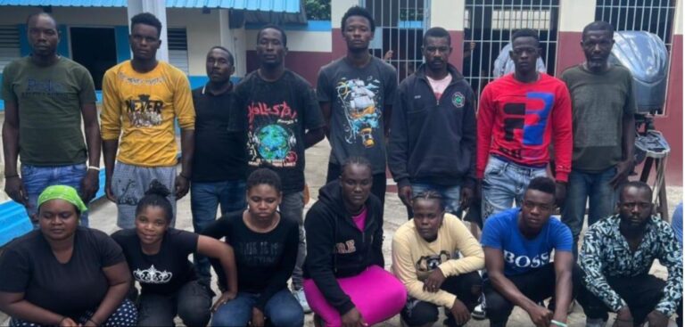 Armada de República Dominicana frustra viaje ilegal hacia Puerto Rico y detiene a 56 haitianos