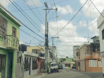 Aunque se producen apagones, la gente dice que son breves