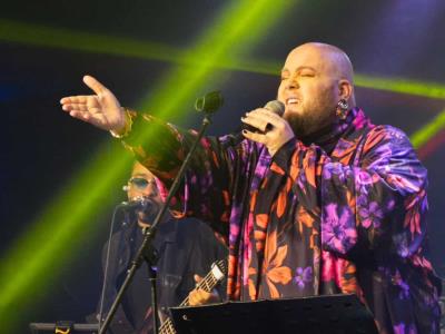 Badir y Diomary La Mala sorprenden en concierto de Enrique Ramil