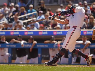 Brooks Lee conecta doble y los Mellizos barren a los Orioles