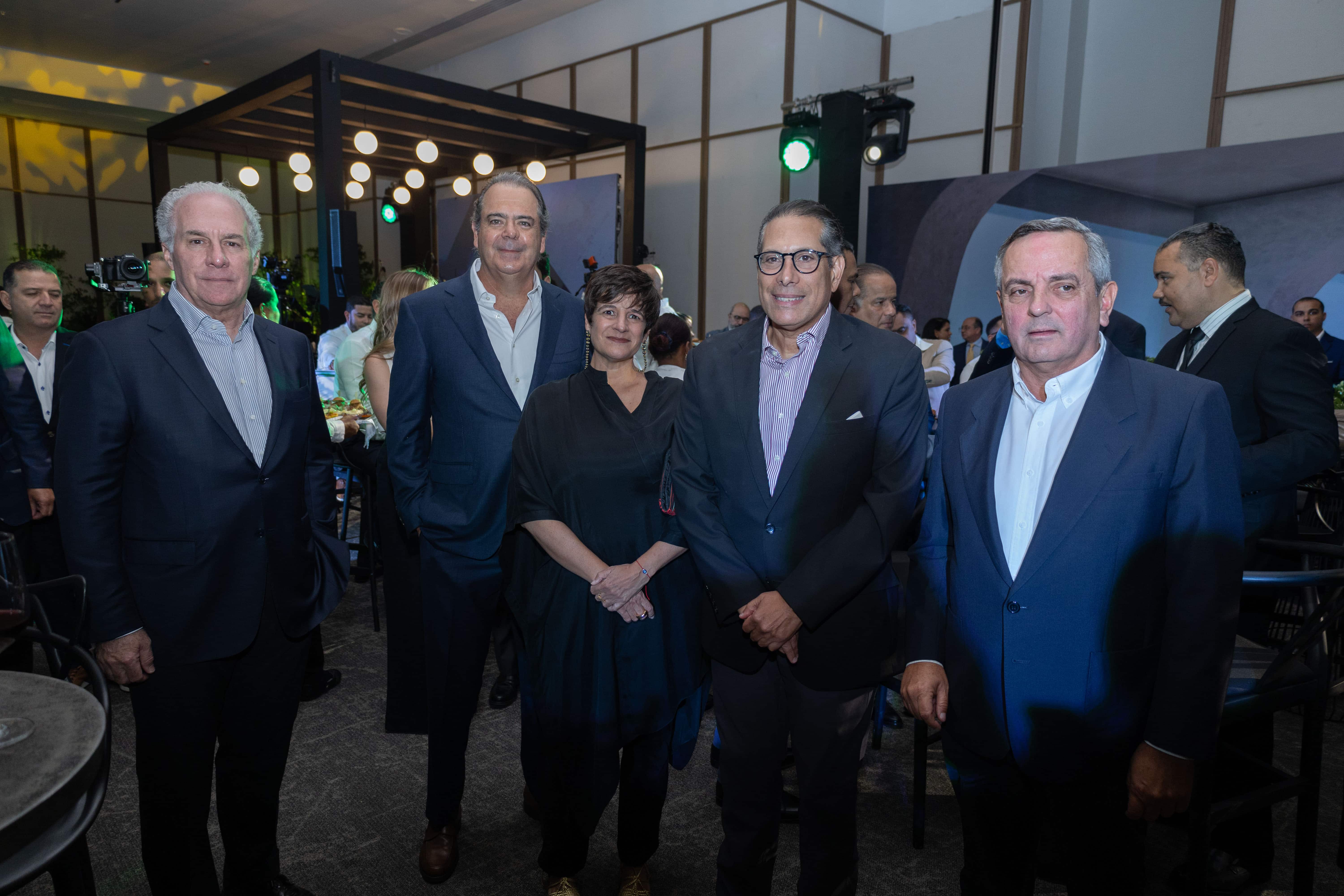 Manuel Rodríguez, José Miguel Torrebiarte, Bea de Torrebiarte, Juan Enriqur Álvarez y Ramón Cáceres Matos. 
