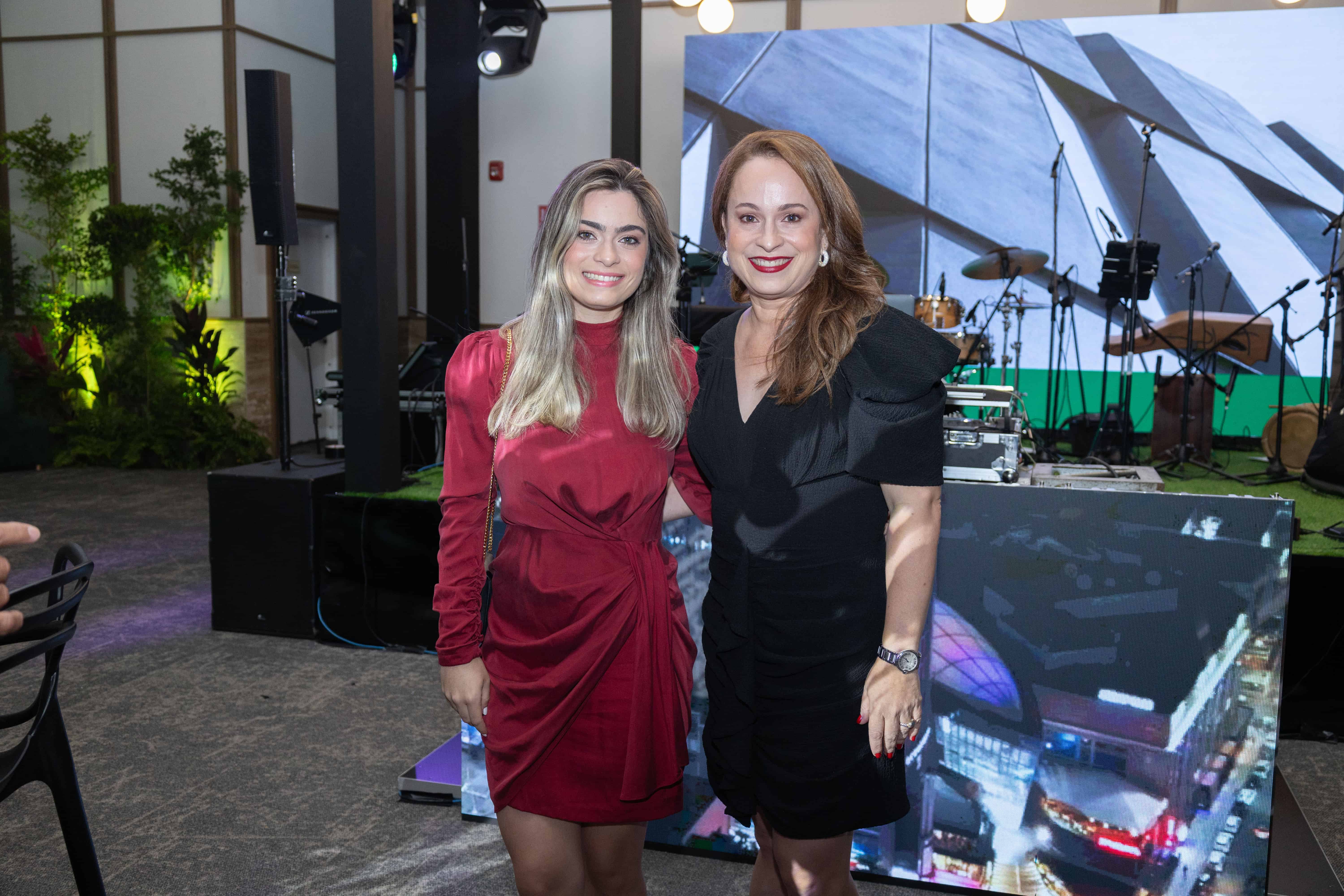 Laura Sobrino y Ángela Ureña.