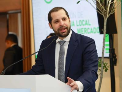 César Iglesias ha recaudado 5,000 millones de pesos con sus acciones