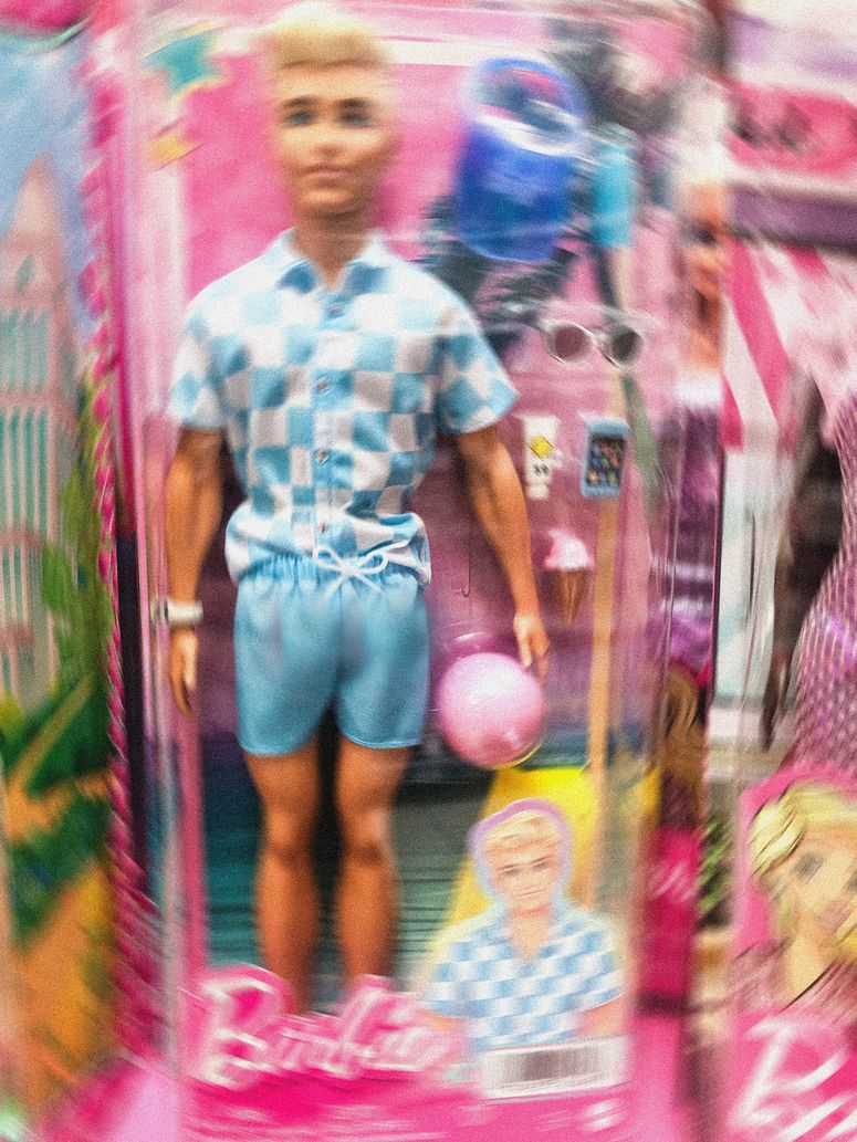 Imagen borrosa de Ken de la compañía de juguetes Mattel. 