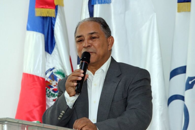 Colegio de Periodistas califica de "chantaje" amenaza de censura digital a Listín Diario
