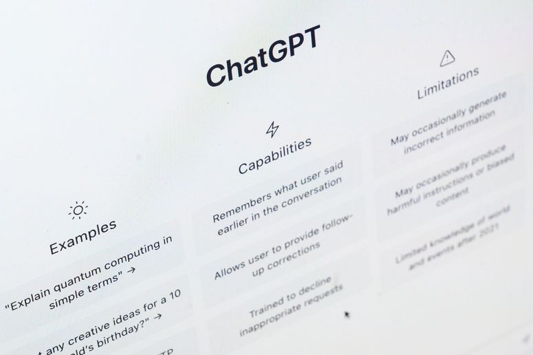 En esta ilustración fotográfica, la página de inicio de la aplicación ChatGPT de OpenAI aparece en la pantalla de una computadora. 