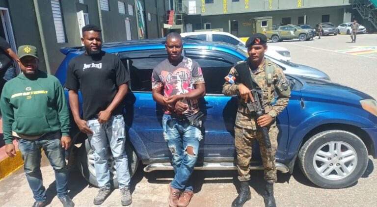 Detienen sargento y raso del ERD con inmigrantes indocumentados en San Juan de la Maguana