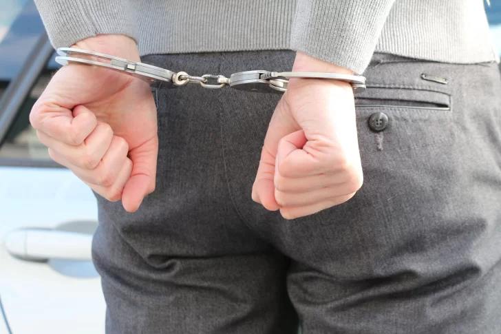 Detienen un dominicano en Italia por secuestrar y torturar a su expareja durante dos días