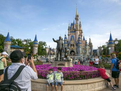 Disney gana US$5,829 millones en su primer semestre fiscal