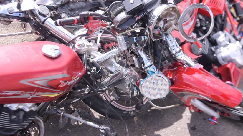 Dos jóvenes mueren durante competencia clandestina de motocicletas en Navarrete