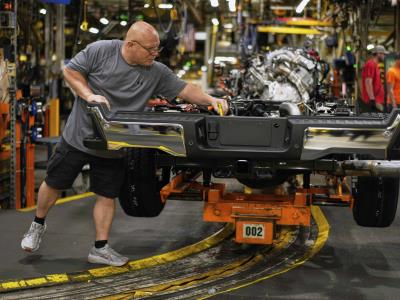 EE. UU. sorprende con cifras de empleo en abril