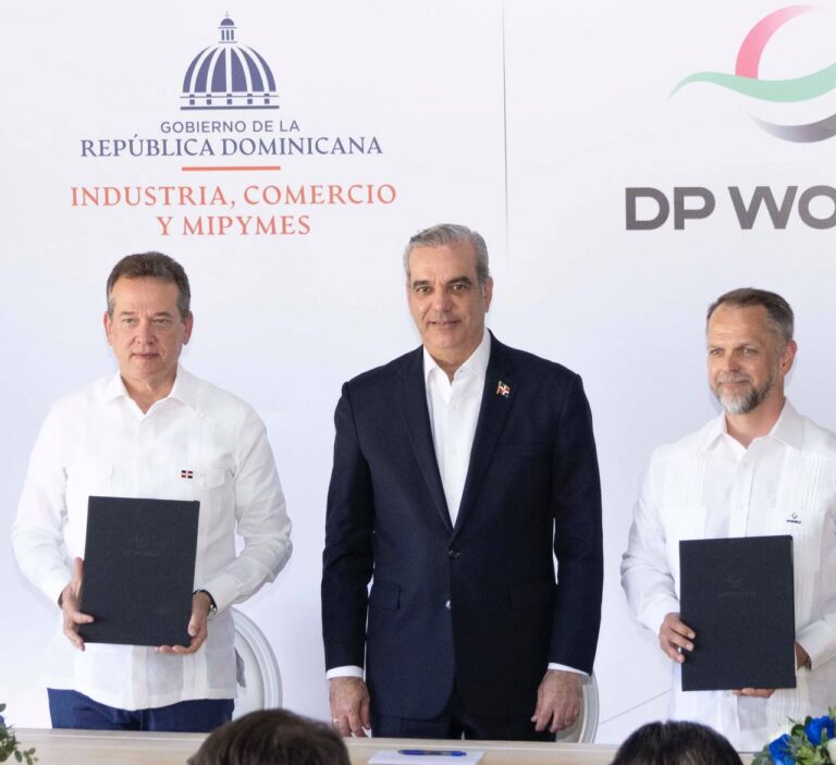 El Gobierno y DP World Dominicana firman un memorando para invertir US$760 millones