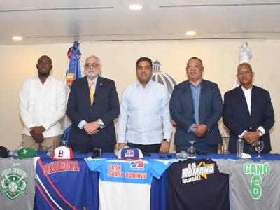 Fedom reconoce a Vitelio Mejía con dedicatoria del béisbol sub-12