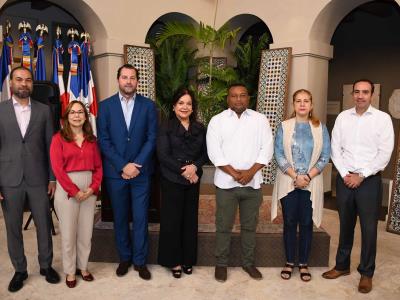 Firman acuerdo “Unidos por La Ciudad Colonial”