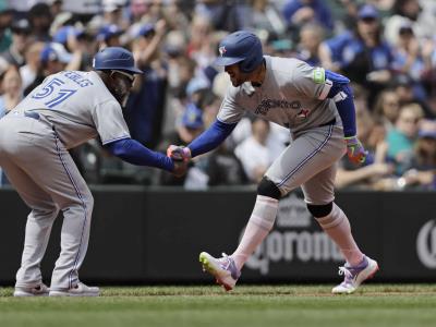 George Springer ayuda a Azulejos a vencer Marineros y barrerlos