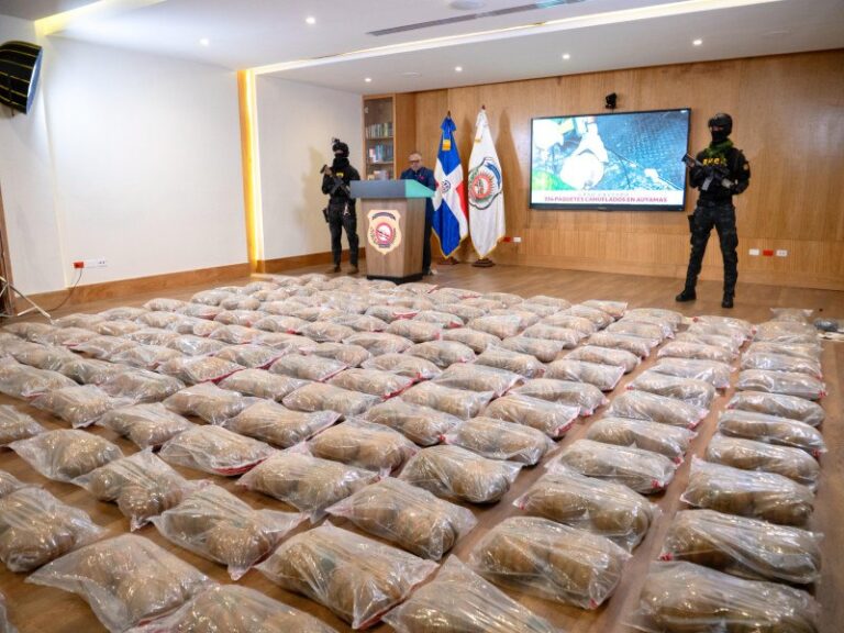 Incaudan 334 paquetes de cocaína en auyamas de plástico