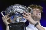 Jannik Sinner vence a Alexander Zverev en 3 sets y gana su segundo Abierto de Australia seguido