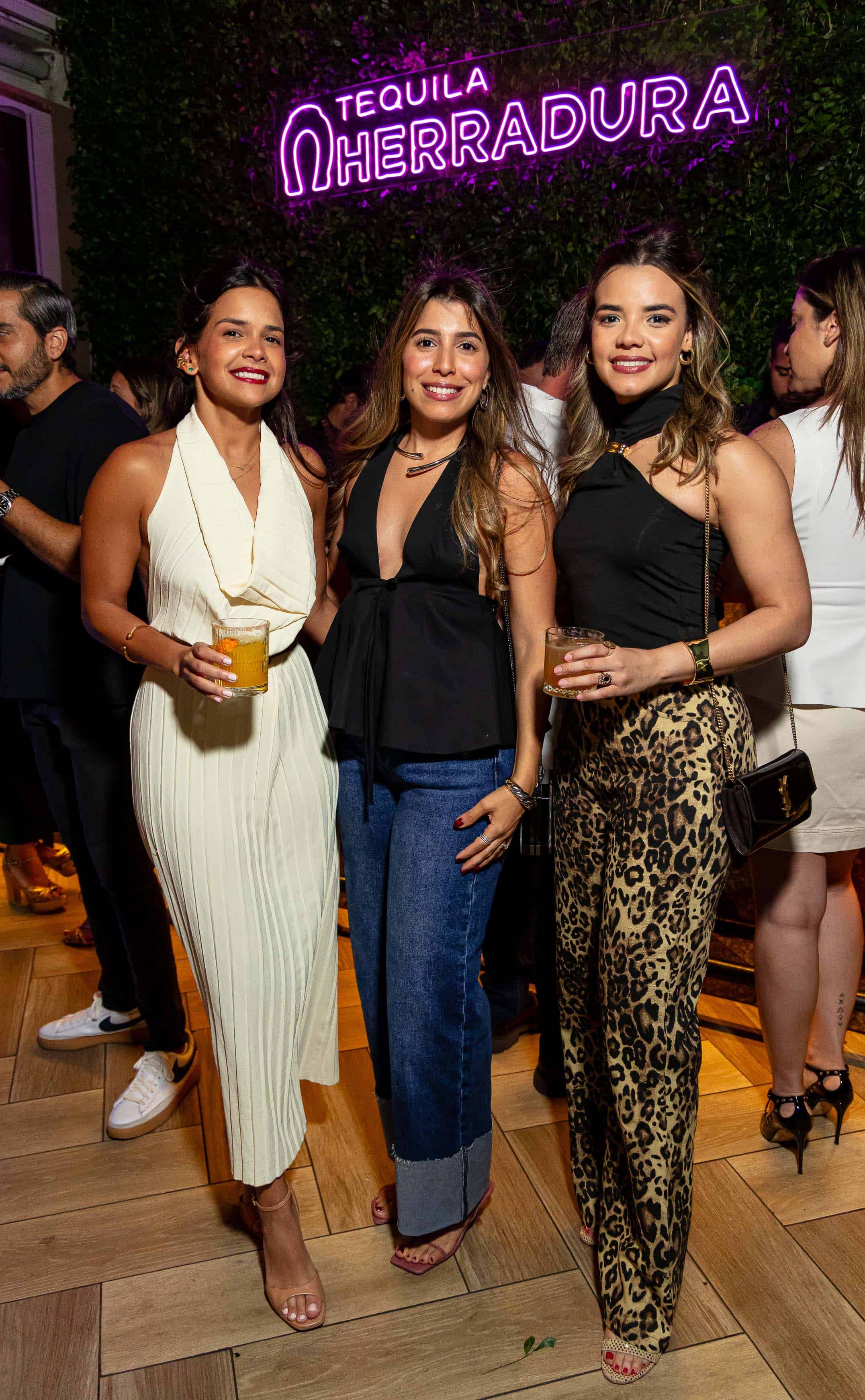 Ivette Rodríguez, Sabrina Rodríguez y María Cristina del Castillo.