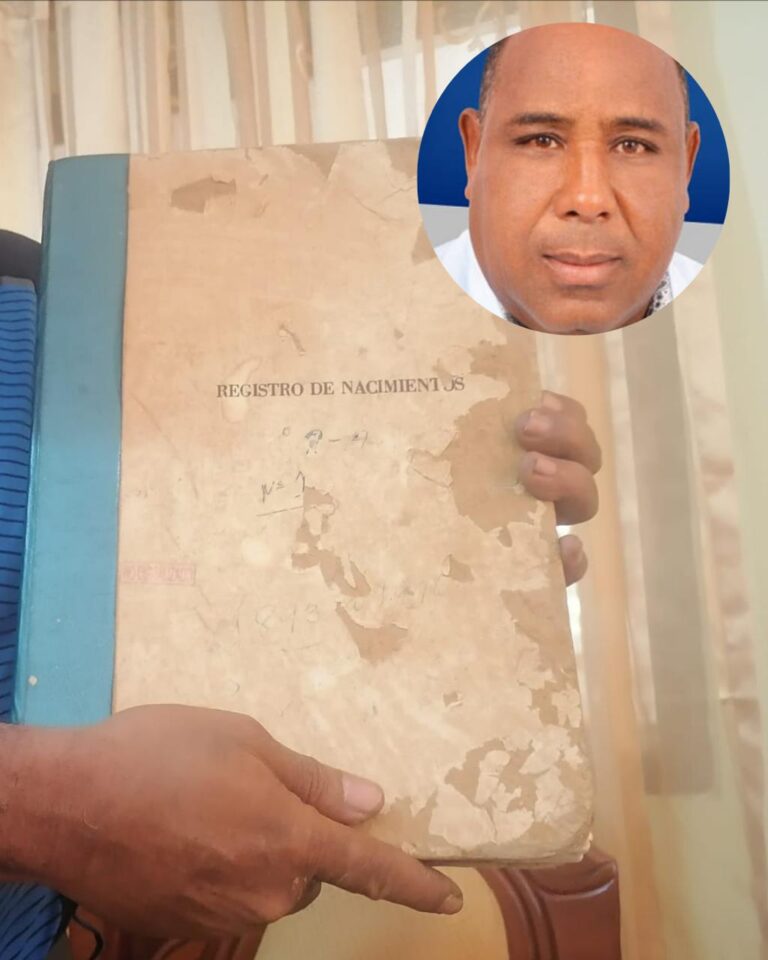 Liberan sin explicación al alcalde de Monserrat tras ser arrestado con libros robados de la JCE