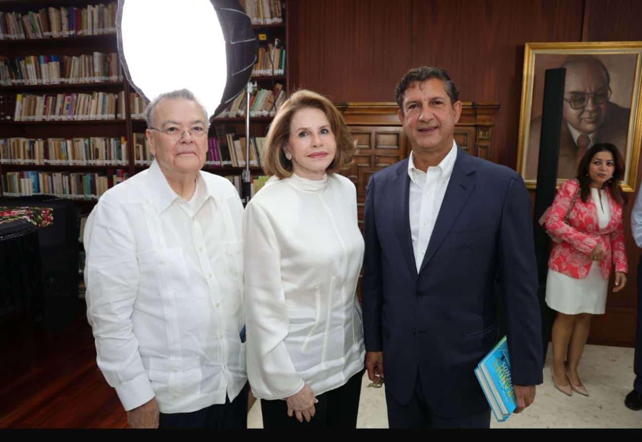 Marcos Cabral, María Josefina de Cabral y Manuel Estrella.