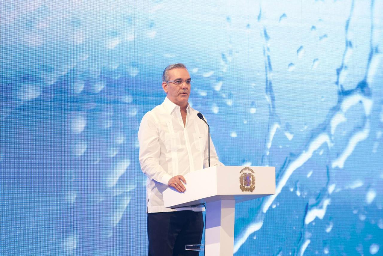 Luis Abinader: «Quien le habla no ha puesto una coma en ese proyecto de ley de libertad de expresión»