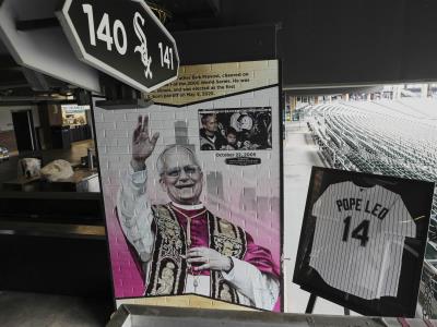 Medias Blancas honran al papa León XIV con instalación en asiento